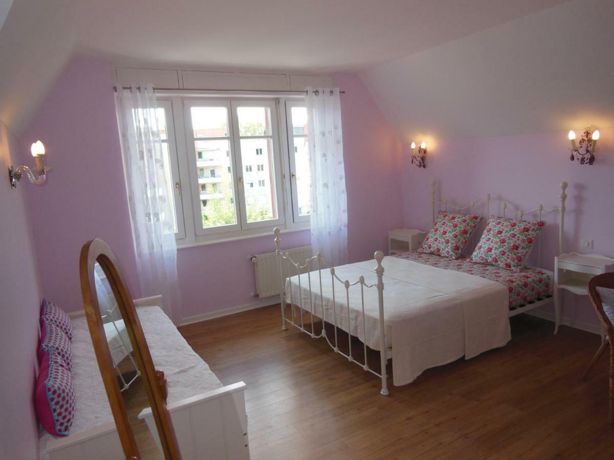 Les Fontenottes Bed and Breakfast Besançon Esterno foto